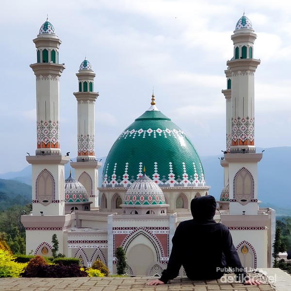Masjid Jami' Al-Innayah Kalirajut Notog: Jantung Kehidupan Komunitas Cilacap